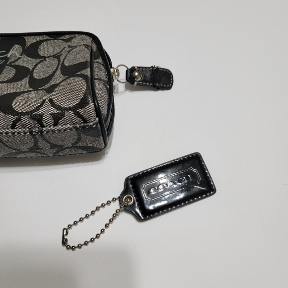 Coach 1941 Saffiano Leather Wristlet or Cosmetic Makeup Black and White Bag - Picture 5 of 9